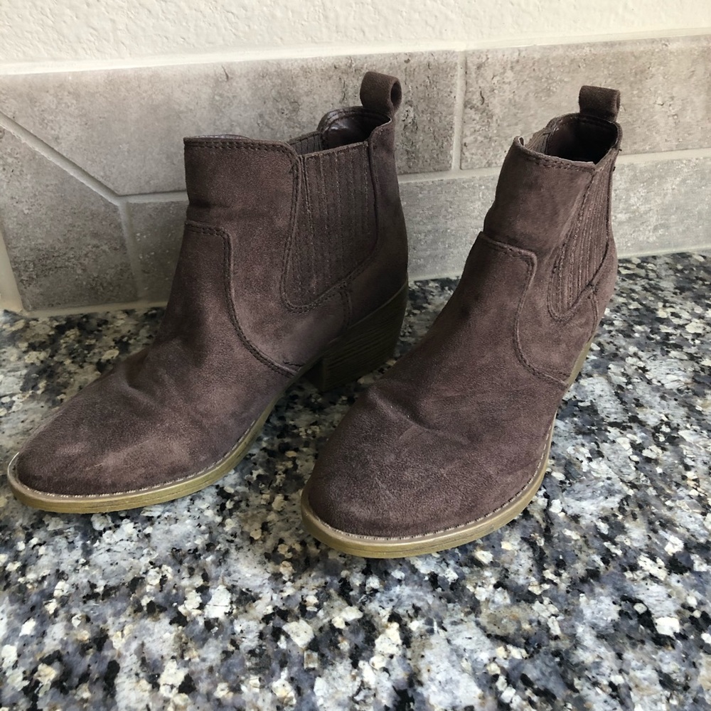 Brown suede ankle booties